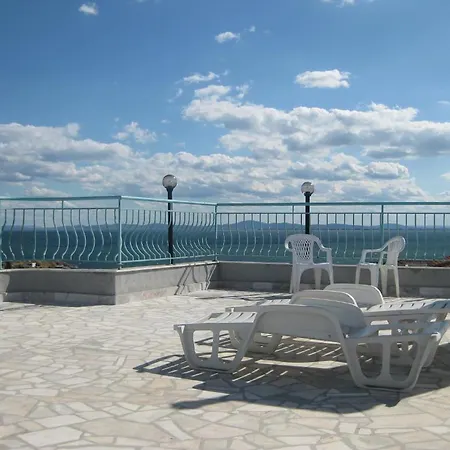 Guest house Stella Di Mare 2*